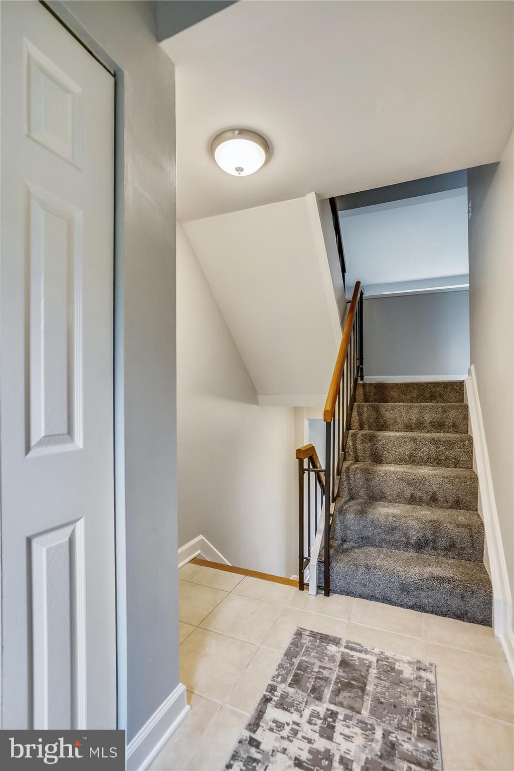 9418 Merryrest Road Columbia, MD 21045 - Photo 5 of 33 Entry Stairs