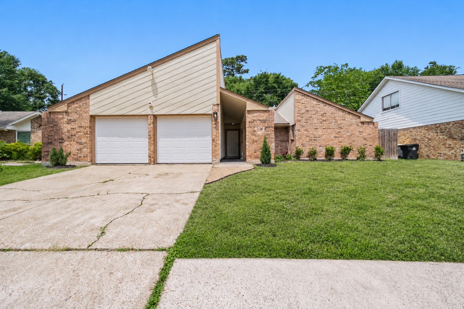 5323 Mossgrey Lane Spring, TX 77373 - Photo 2 of 31