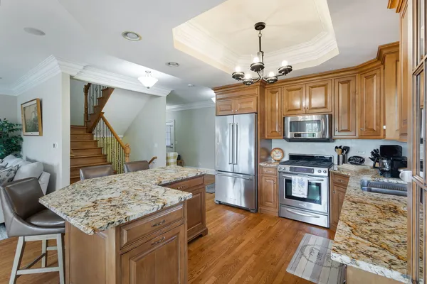 $625,000 | 2211 Maple Hill, Downers Grove, IL 60516