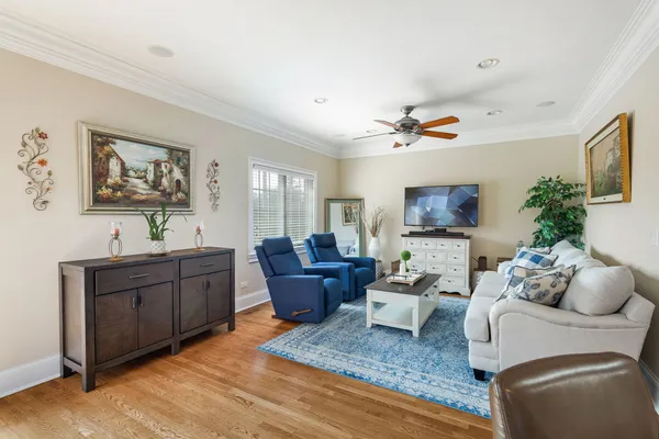 $625,000 | 2211 Maple Hill, Downers Grove, IL 60516