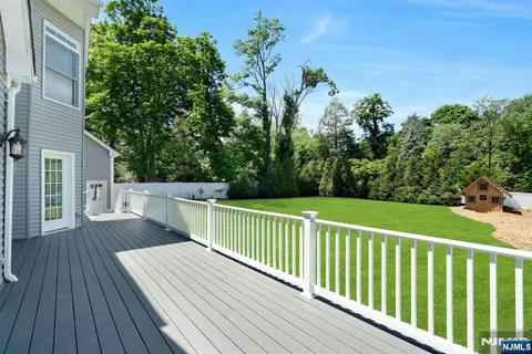 $1,899,000 | 109 Blauvelt Avenue, Ho-Ho-Kus, NJ 07423