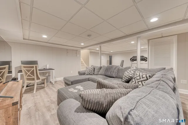 $3,350 | 155 Spring Street, Glastonbury, CT 06033