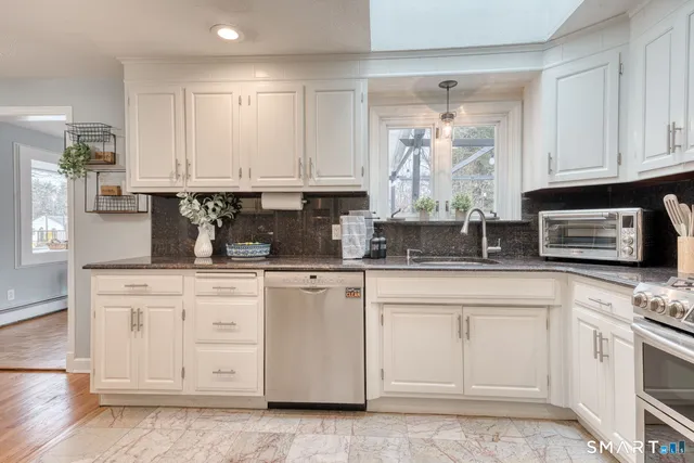 $3,350 | 155 Spring Street, Glastonbury, CT 06033