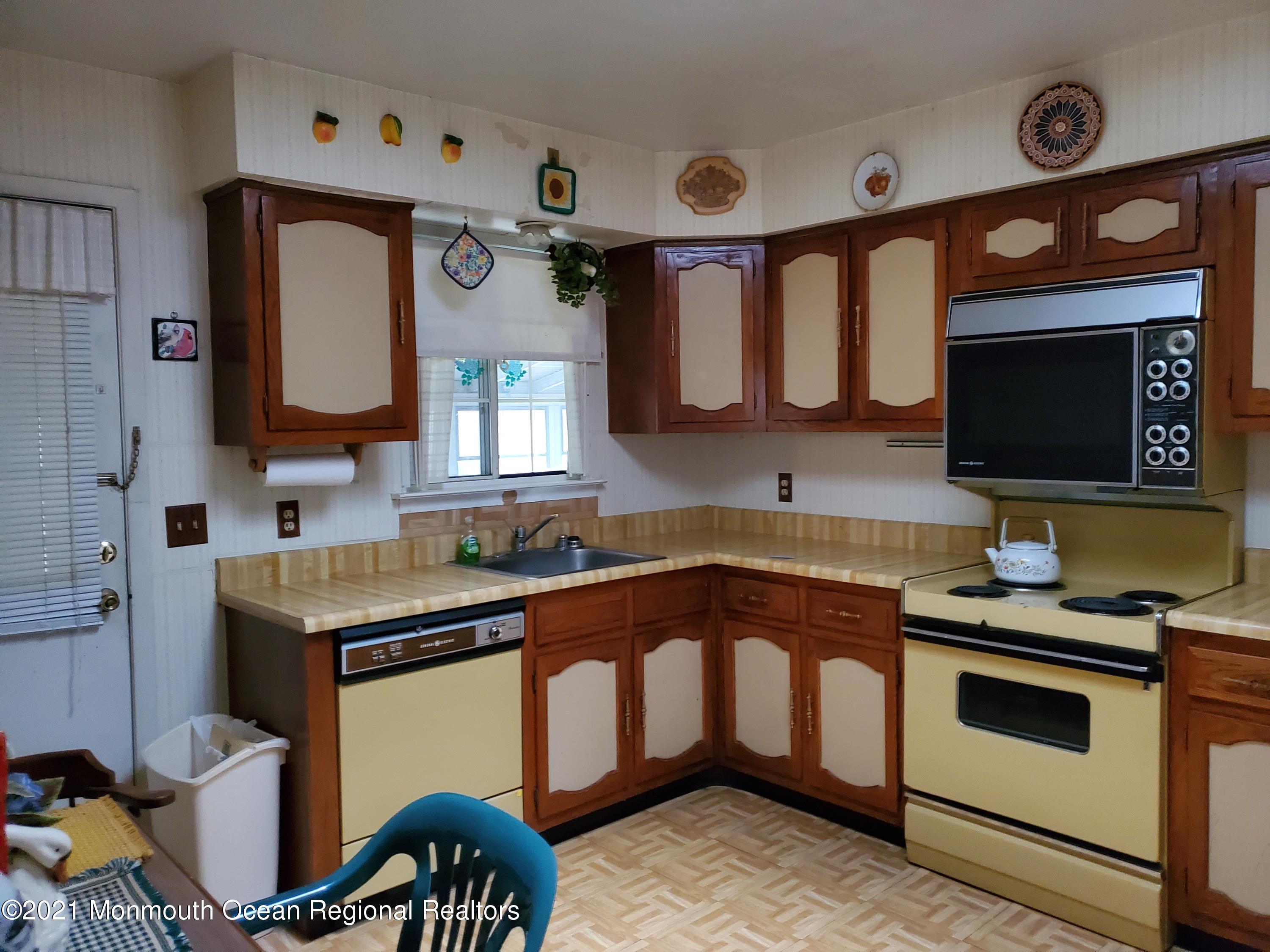 5 Stonybrook Road, Unit 60 Whiting, NJ 08759 - Photo 8 of 30 20210121_152539