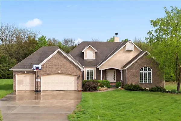 $599,950 | 28919 Hackberry Circle, Paola, KS 66071
