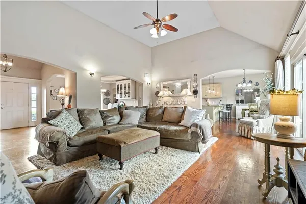 $599,950 | 28919 Hackberry Circle, Paola, KS 66071