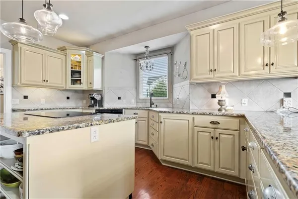 $599,950 | 28919 Hackberry Circle, Paola, KS 66071
