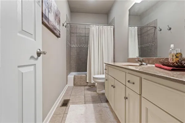 $599,950 | 28919 Hackberry Circle, Paola, KS 66071