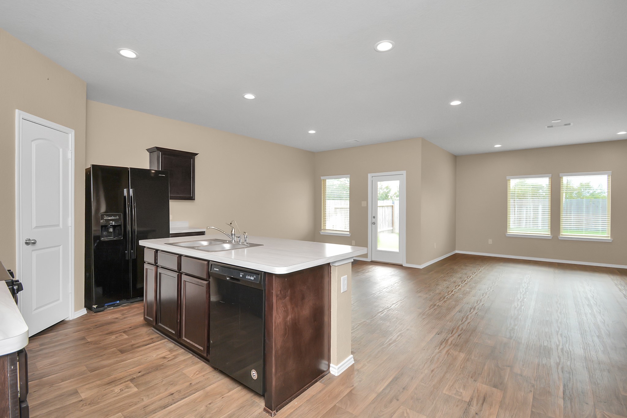 5415 Dover Terrace Way Katy, TX 77449 - Photo 8 of 38