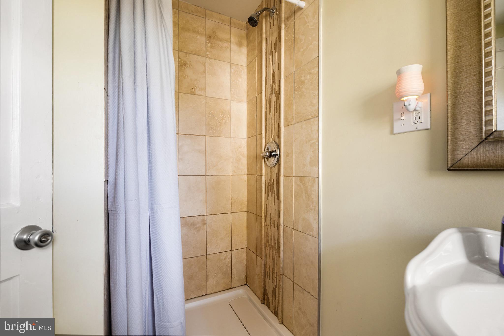 92 Ridgewood Avenue Ewing, NJ 08618 - Photo 18 of 28
