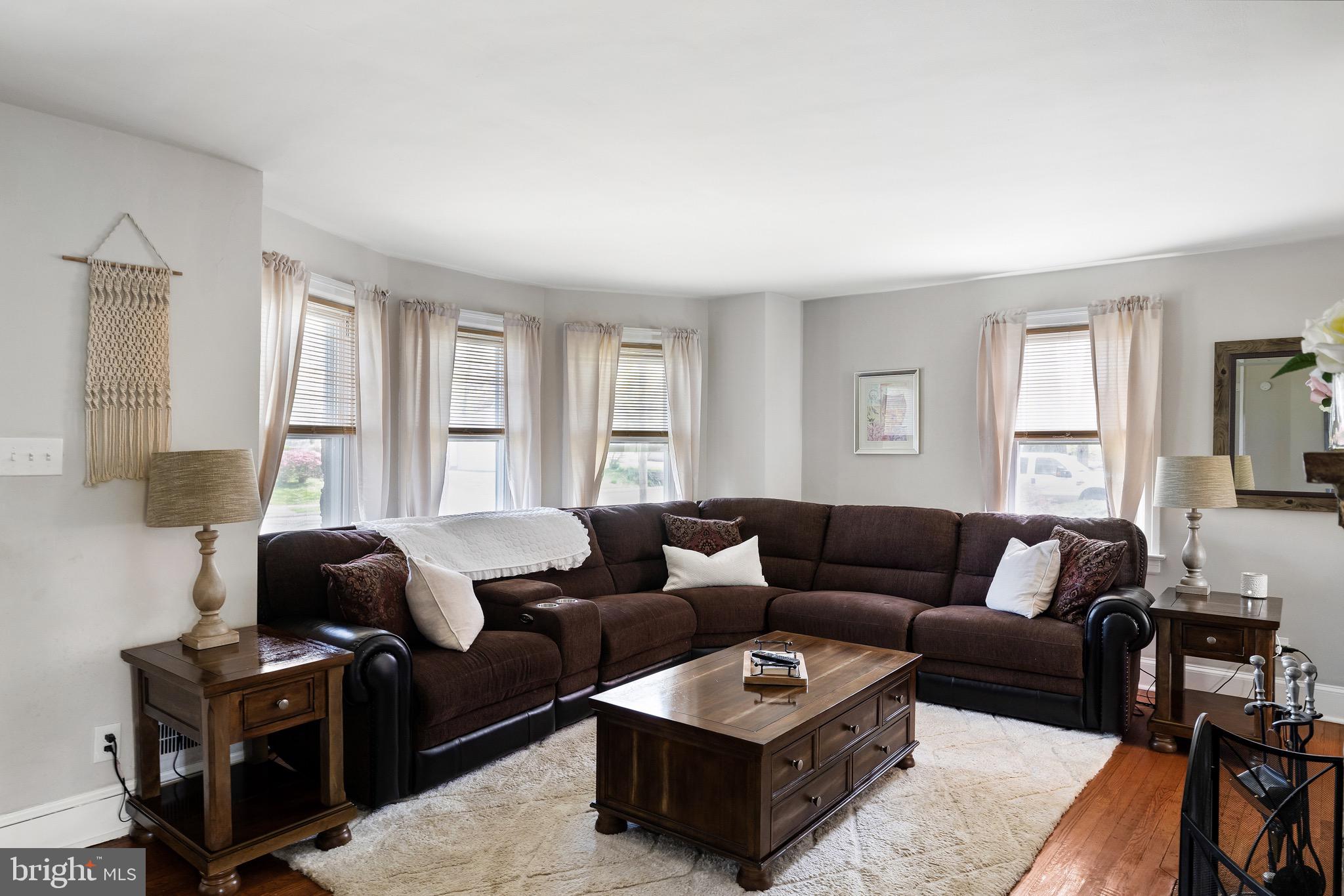 92 Ridgewood Avenue Ewing, NJ 08618 - Photo 5 of 28