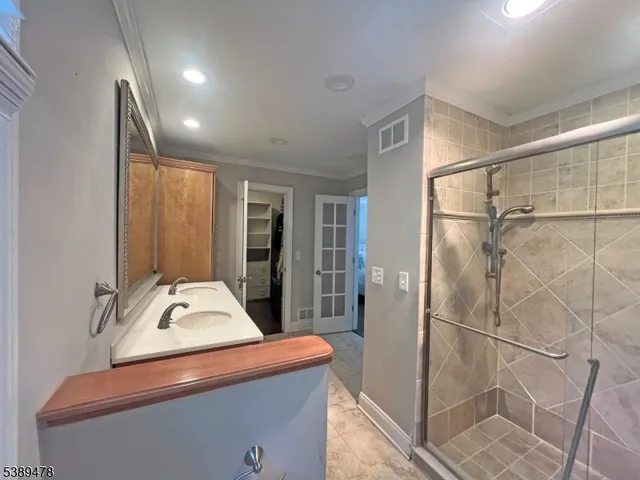 a view of utility room