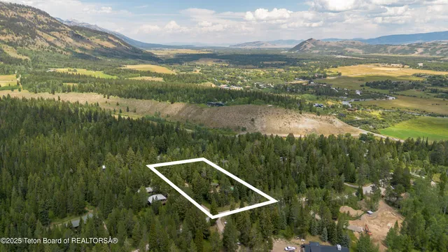 $2,065,000 | 6255 Heck Of A Hill Road, Wilson, WY 83014