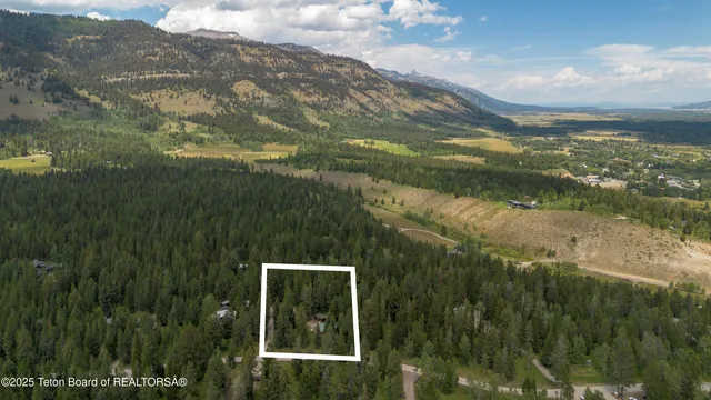 $2,065,000 | 6255 Heck Of A Hill Road, Wilson, WY 83014