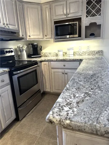 $2,400 | 52 Vick Park B, Rochester, NY 14607