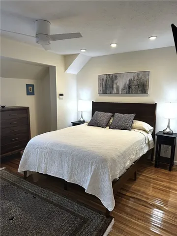 $2,400 | 52 Vick Park B, Rochester, NY 14607