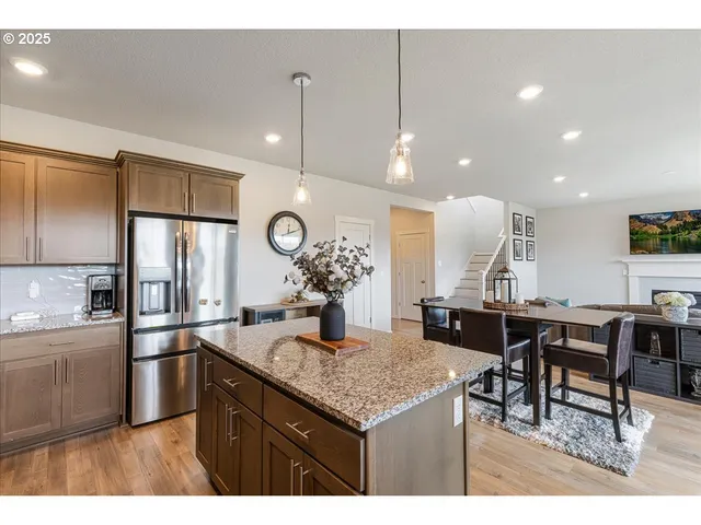 $629,000 | 2094 Legacy Hts Drive Southeast, Salem, OR 97302