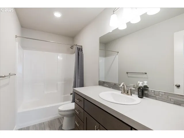 $629,000 | 2094 Legacy Hts Drive Southeast, Salem, OR 97302