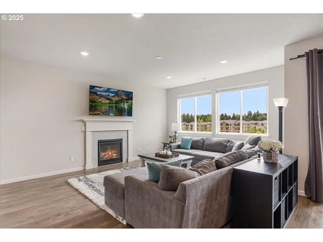 $629,000 | 2094 Legacy Hts Drive Southeast, Salem, OR 97302