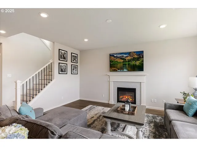 $629,000 | 2094 Legacy Hts Drive Southeast, Salem, OR 97302