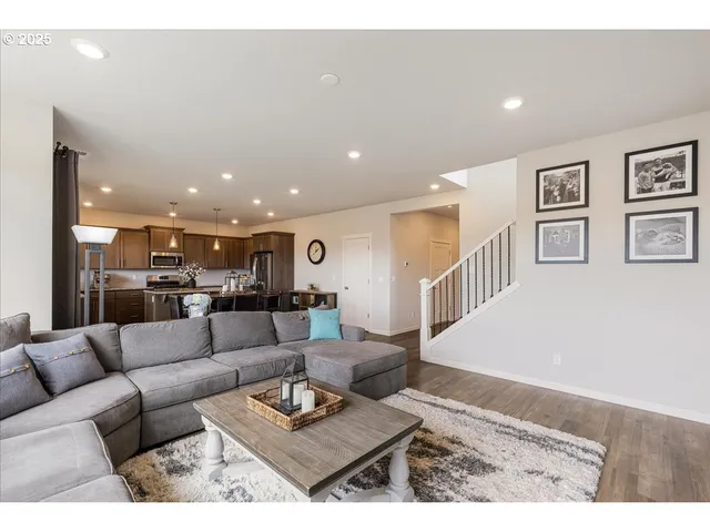 $629,000 | 2094 Legacy Hts Drive Southeast, Salem, OR 97302