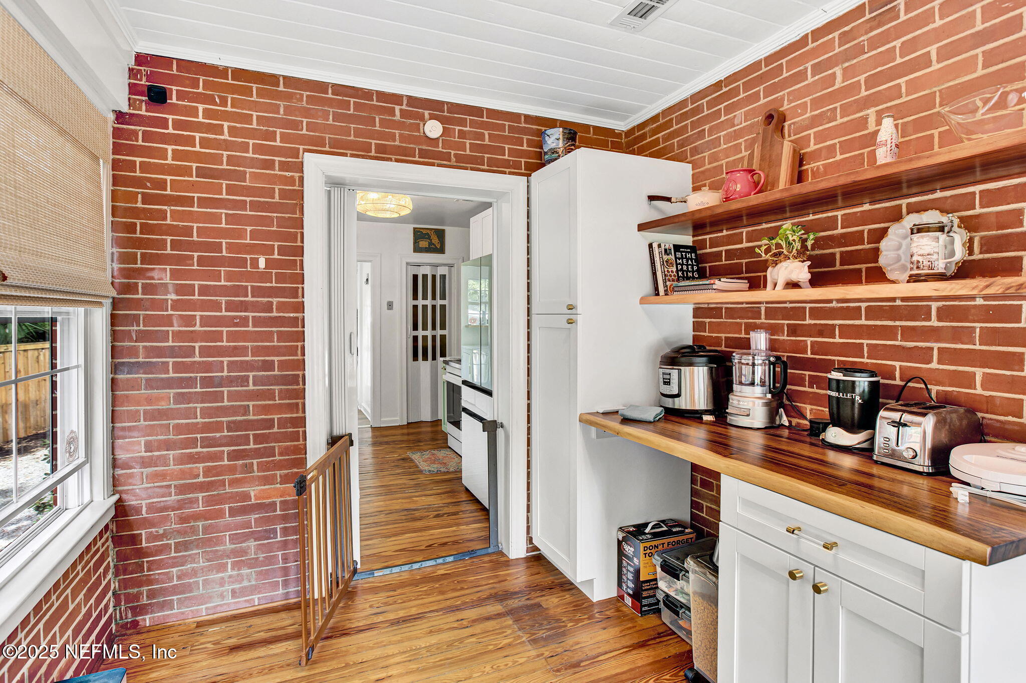 907 South Shores Road Jacksonville, FL 32207 - Photo 12 of 28 Shoo 1113