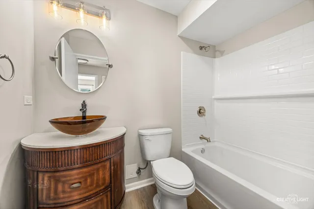 $255,000 | 7323 Blackburn Avenue, Unit 203, Downers Grove, IL 60516