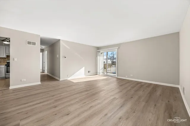 $255,000 | 7323 Blackburn Avenue, Unit 203, Downers Grove, IL 60516