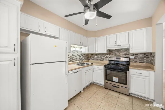 $255,000 | 7323 Blackburn Avenue, Unit 203, Downers Grove, IL 60516