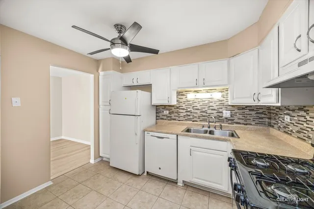 $255,000 | 7323 Blackburn Avenue, Unit 203, Downers Grove, IL 60516