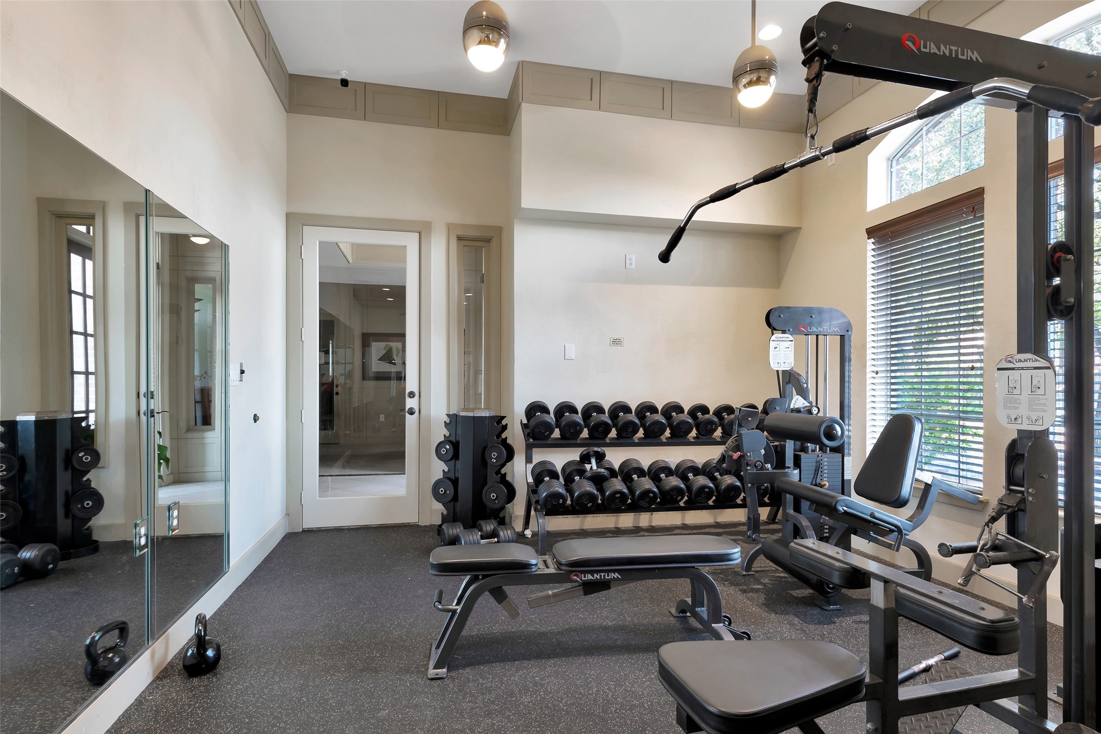 9200 Westheimer Road, Unit 1309 Houston, TX 77063 - Photo 28 of 28 a living room with furniture