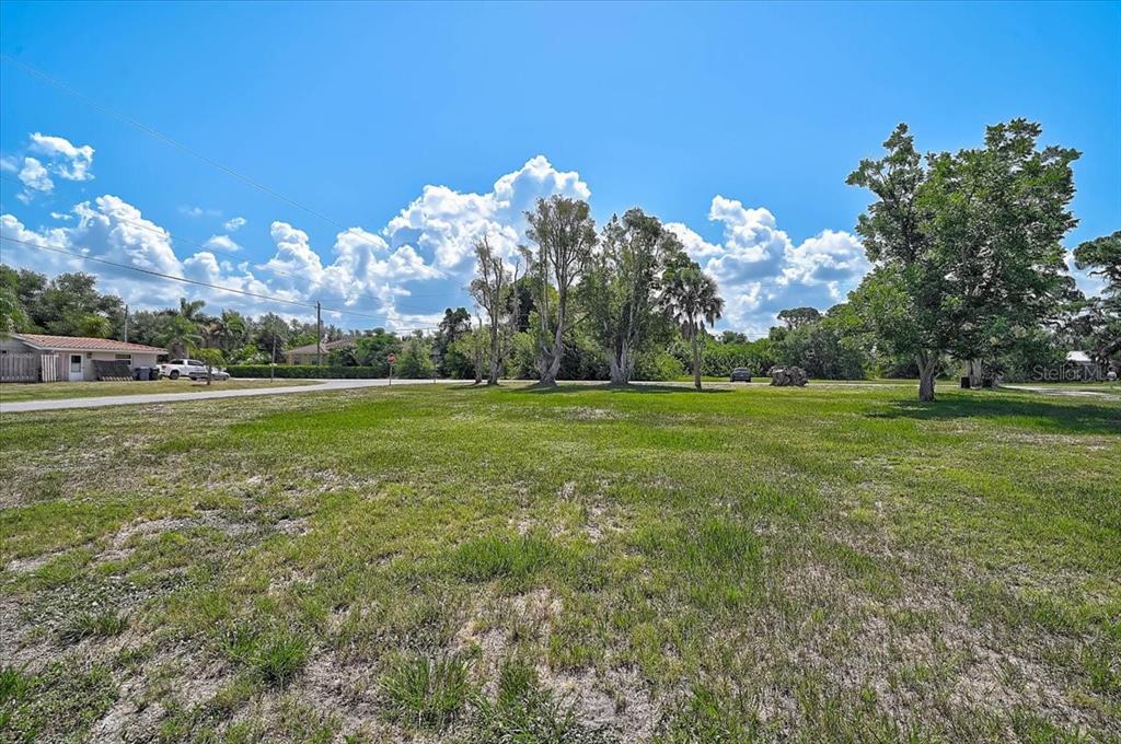 Sarabay Road Osprey, FL 34229 - Photo 9 of 10