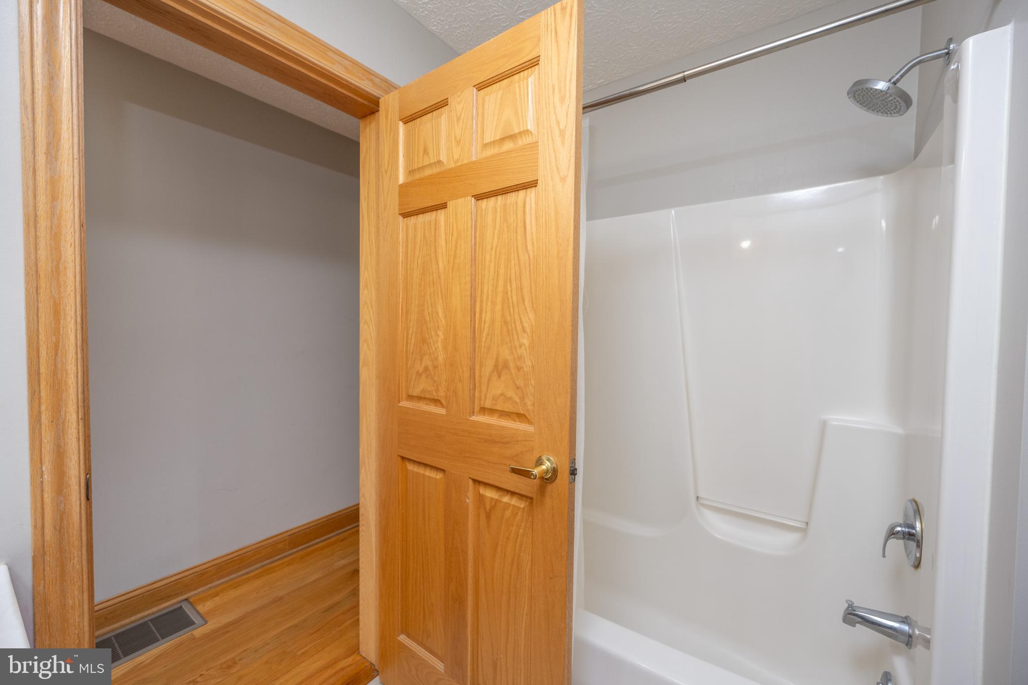 723 Pinnacle Drive Swanton, MD 21561 - Photo 26 of 112 Tub shower in the second full main level bath.
