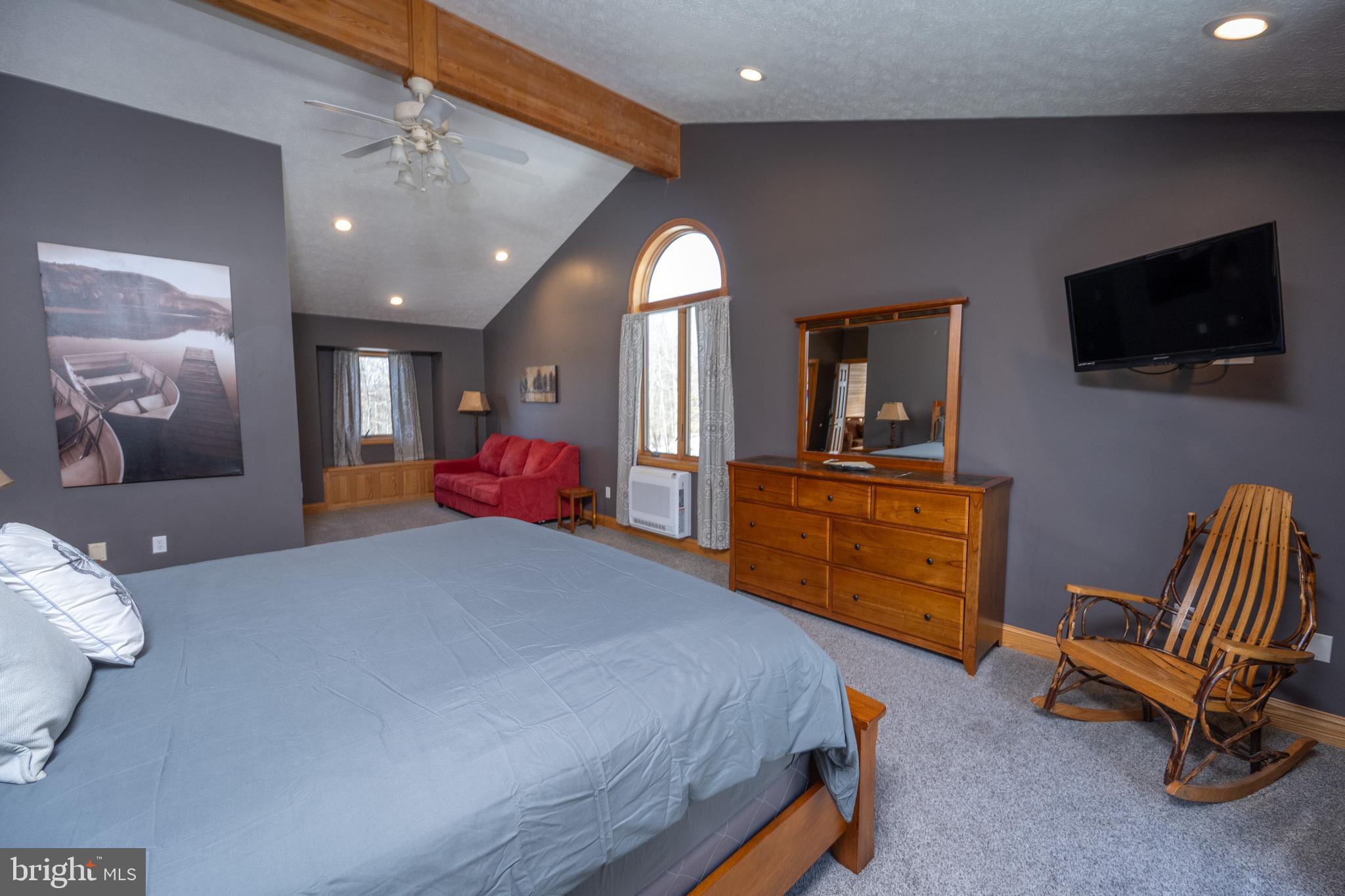 723 Pinnacle Drive Swanton, MD 21561 - Photo 35 of 107 Sitting area in the primary bedroom.