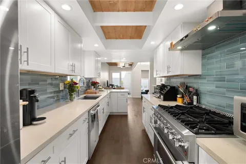 $2,650,000 | 327 62nd Street, Newport Beach, CA 92663