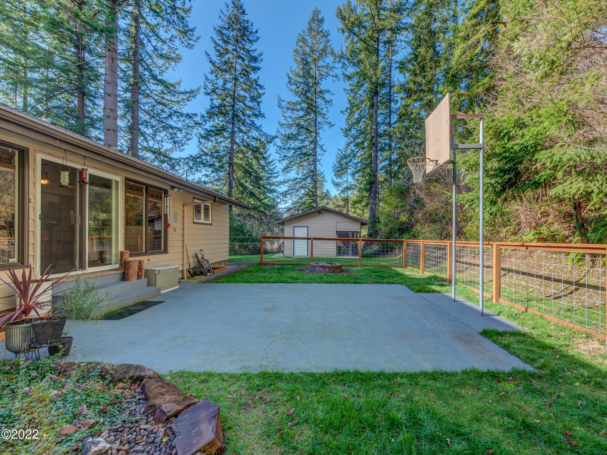 489 South Bay Road Toledo, OR 97391 - Photo 27 of 31 28