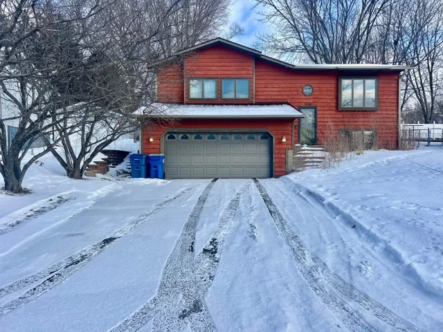 $249,900 | 1018 North Benton Drive, Sauk Rapids, MN 56379