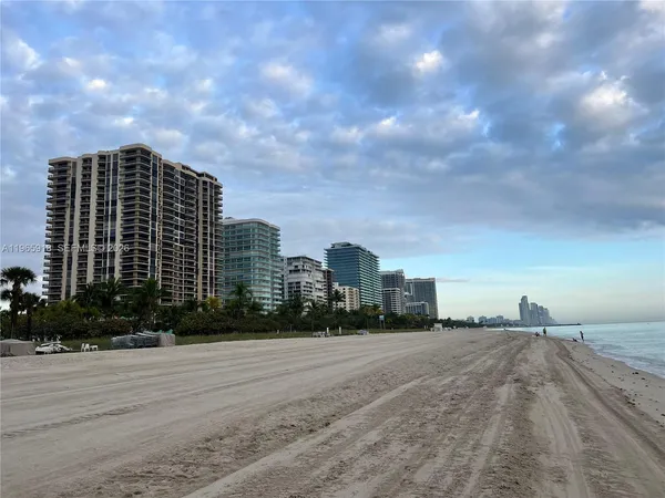 $15,900 | 52 Camden Drive, Bal Harbour, FL 33154