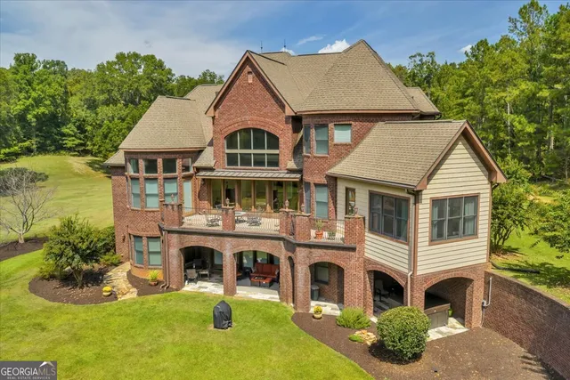 front view of house with a yard