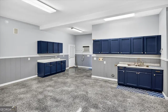 $1,300,000 | 208 Crystal Drive, Byron, GA 31008