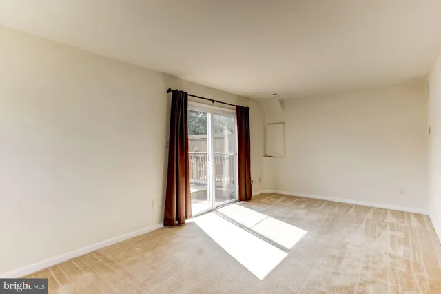 $2,700 | 4831 Green Duck Lane, Fairfax, VA 22033