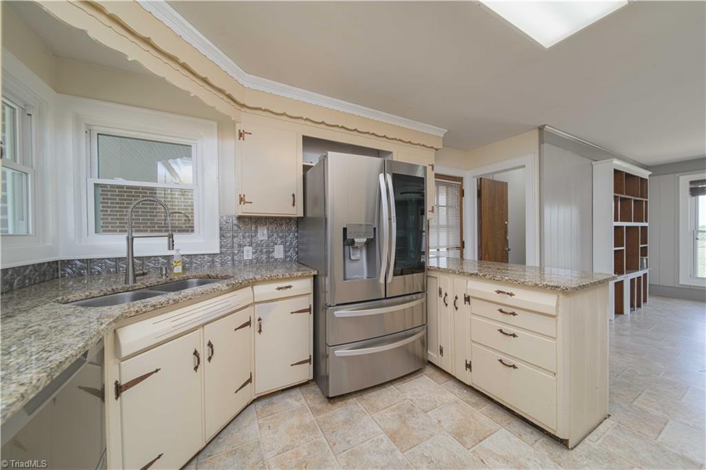 5800 Bethel Road Jonesville, NC 28642 - Photo 20 of 36