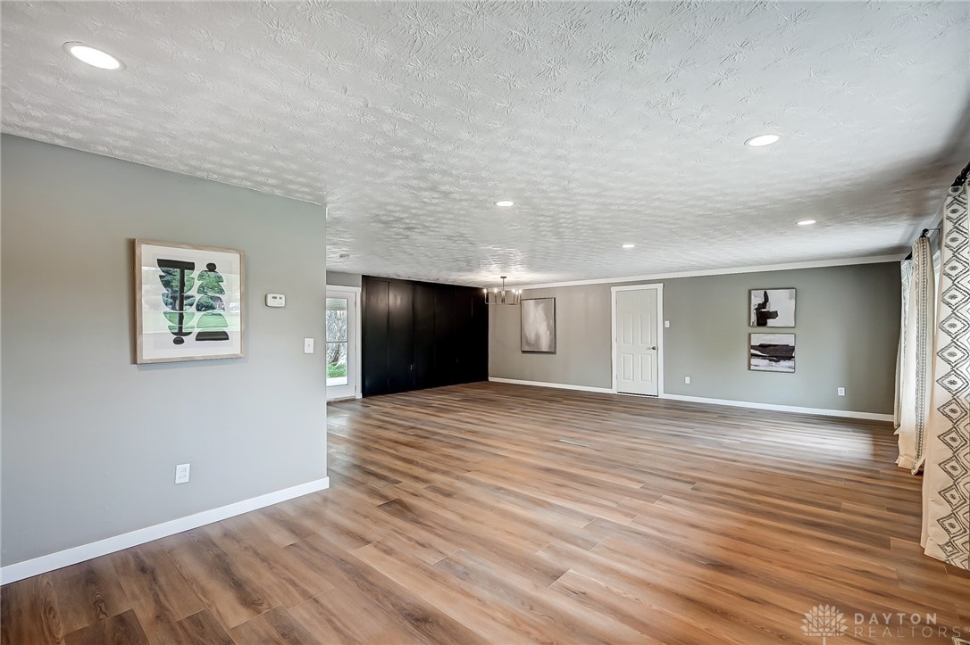 4455 East Kitridge Road Dayton, OH 45424 - Photo 7 of 43