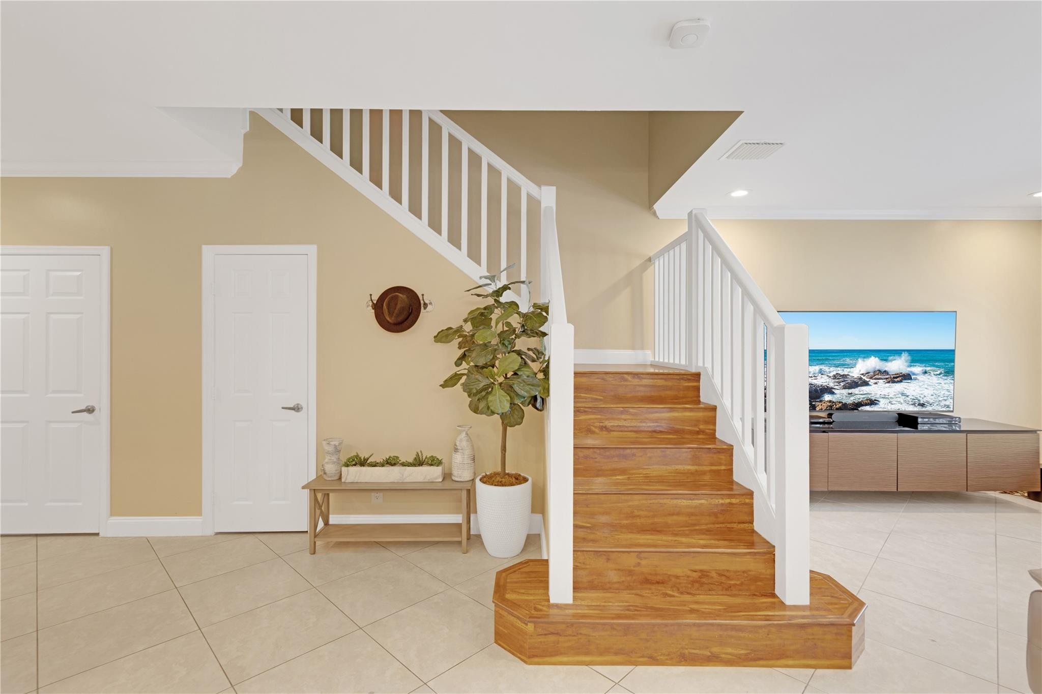 8310 Via Leonessa Boca Raton, FL 33433 - Photo 3 of 29 a view of entryway and hall