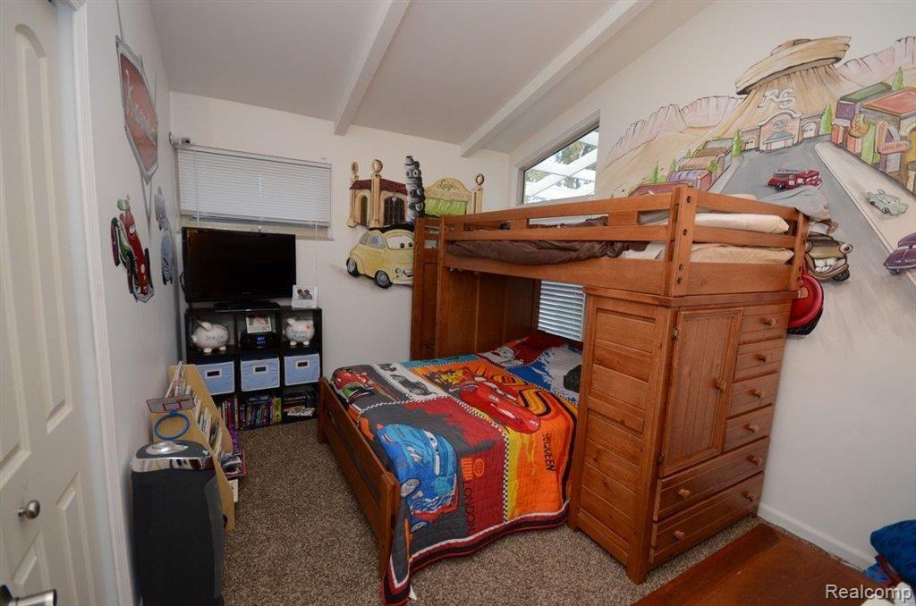 24205 Farmington Road Farmington, MI 48336 - Photo 9 of 16 Room 1
