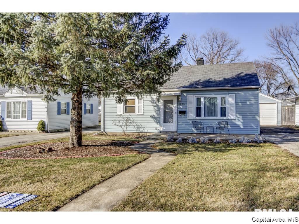 1633 North 20th Street Springfield, IL 62702 - Photo 1 of 36