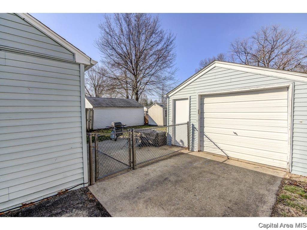1633 North 20th Street Springfield, IL 62702 - Photo 31 of 36