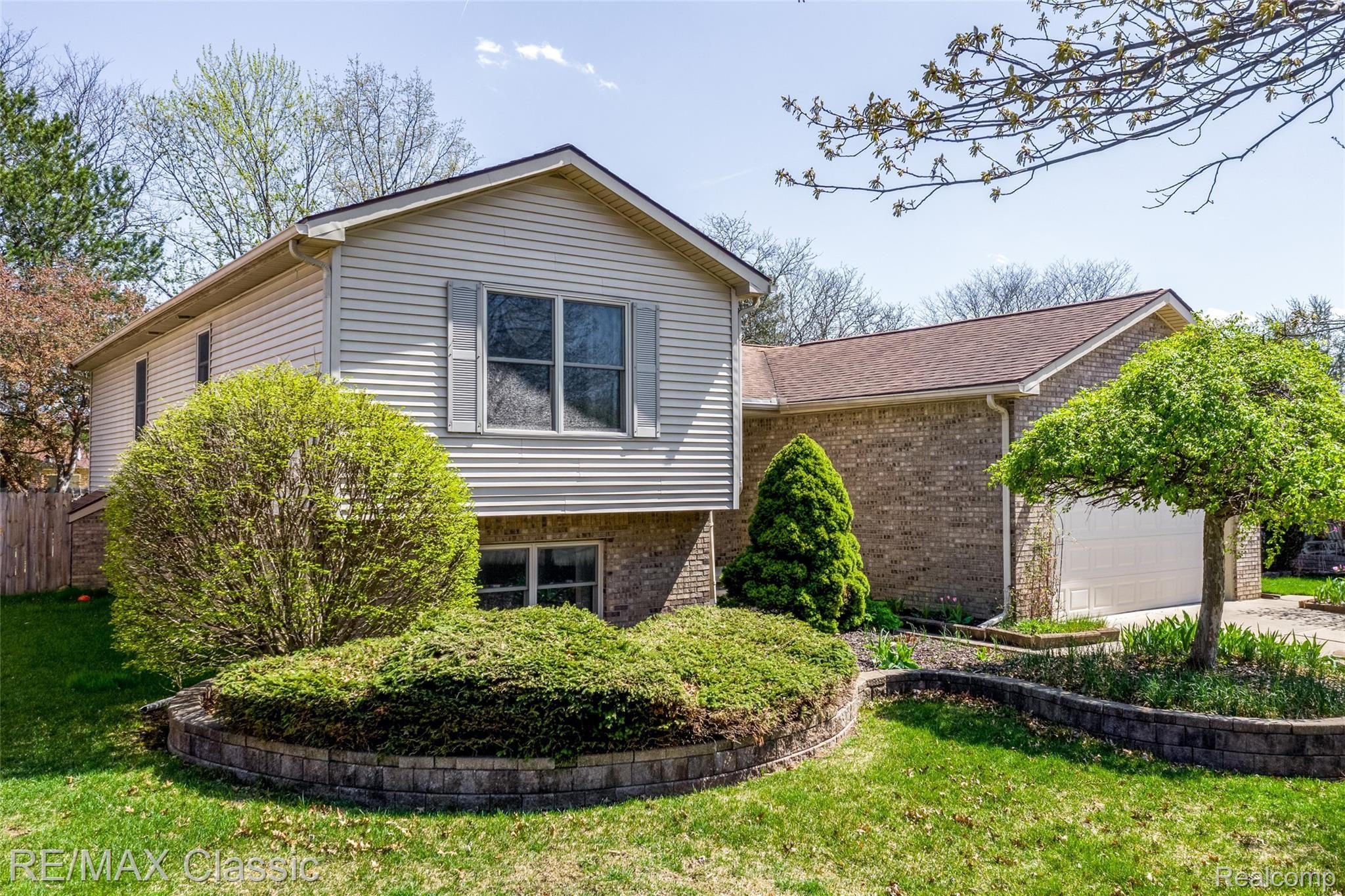 5720 Wedgewood Road Canton, MI 48187 - Photo 1 of 42 Drone2.jpg