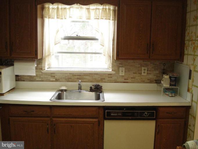11703 Caplinger Road Silver Spring, MD 20904 - Photo 13 of 17 Kitchen #2