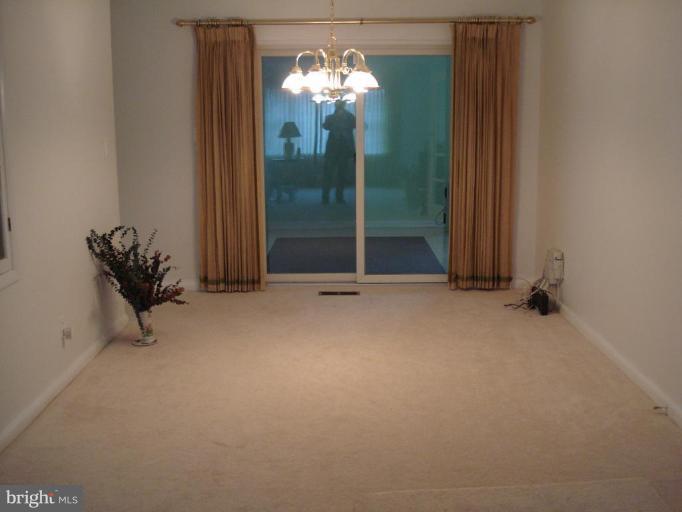 11703 Caplinger Road Silver Spring, MD 20904 - Photo 6 of 17 Family Room